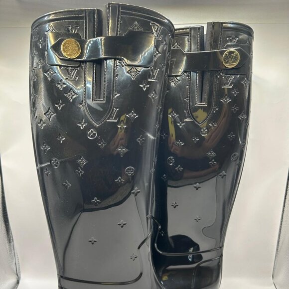 LOUIS VUITTON RAIN BOOTS - Picture 3 of 7